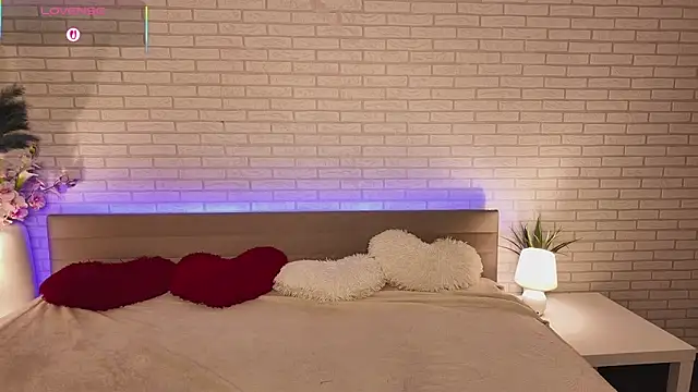 NovaBlissss online show from November 16, 9:15 pm