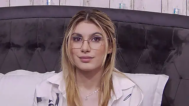 AnisiaConnor online show from February 21, 7:31 am