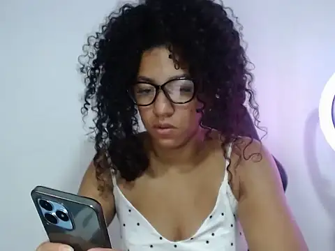 Snapshot of bellacrespalatina chatting on September 29, 6:24 pm bellacrespalatina online show from September 29, 6:24 pm