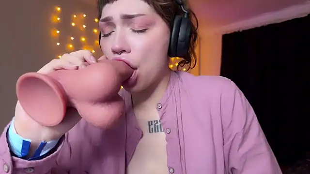 PaulaPratt online show from December 2, 7:10 am