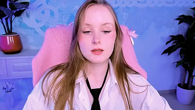 VivienLeeigh online show from October 13, 1:36 pm