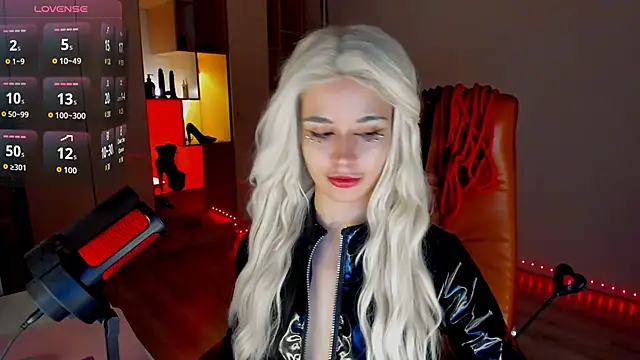 mollyposhh online show from March 11, 5:59 pm