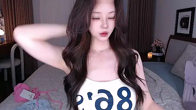 sweateanv  online show from July 28, 11:17 am