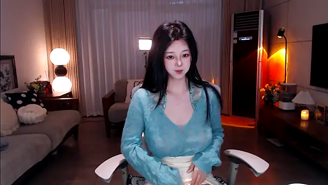 sweateanv  online show from March 6, 5:57 am