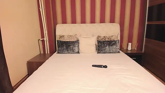 AshPage online show from December 3, 8:44 pm