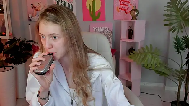 Sharon Evansi online show from December 20, 11:36 am