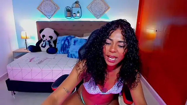 Snapshot of Edelaine_rogers chatting on October 7, 12:04 am Edelaine rogers online show from October 7, 12:04 am