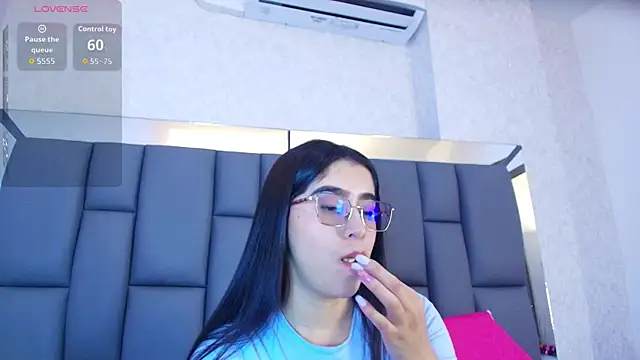 Amy wats0n online show from April 10, 7:09 pm