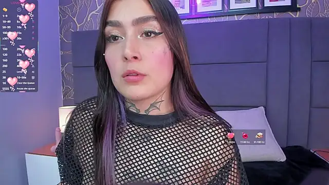 Snapshot of elodie_walker chatting on October 7, 8:35 pm elodie walker online show from October 7, 8:35 pm