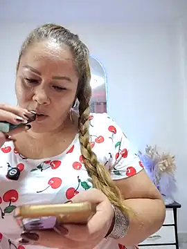 SluttyMilf79 online show from June 20, 7:34 am