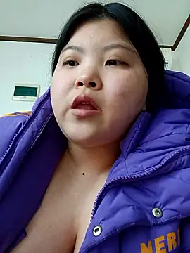 hello098712 online show from November 27, 1:36 pm