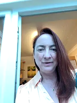 Snapshot of LouiseTswing chatting on September 17, 3:54 pm LouiseTswing online show from September 17, 3:54 pm