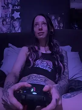 MissMidnightUK online show from June 25, 11:39 pm
