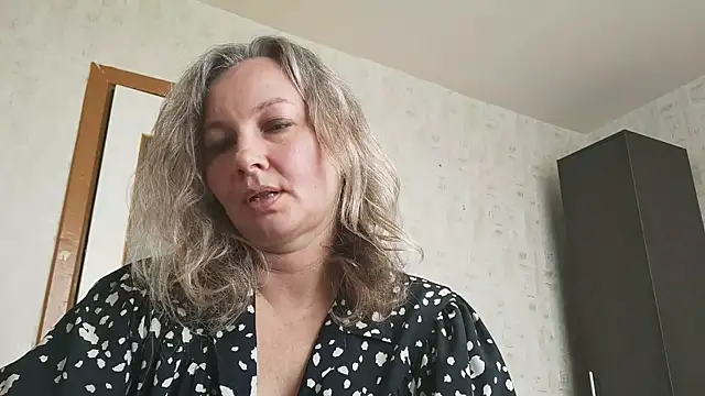 EdithManning online show from May 8, 6:38 am