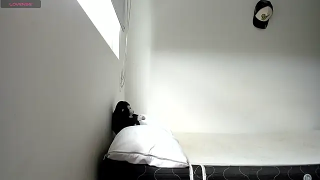 gracekelly12 online show from November 28, 2:42 pm