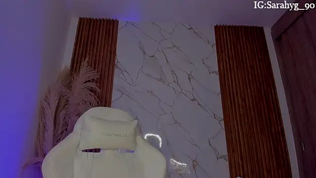 sara gwen online show from March 21, 8:19 am