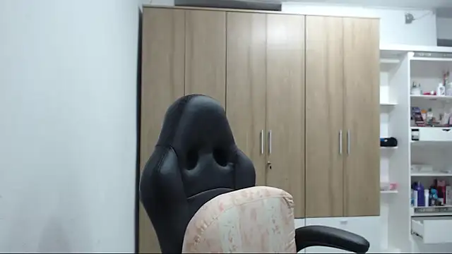 RoxanaLove9 online show from November 6, 1:22 am