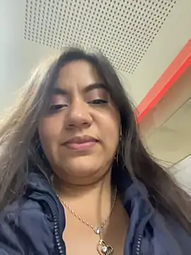 Iam  Cristal online show from April 21, 2:51 am