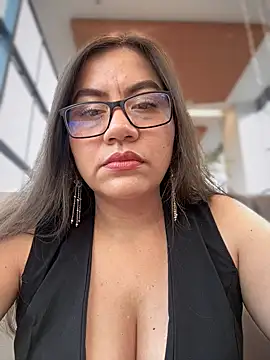 Iam  Cristal online show from December 2, 9:39 pm