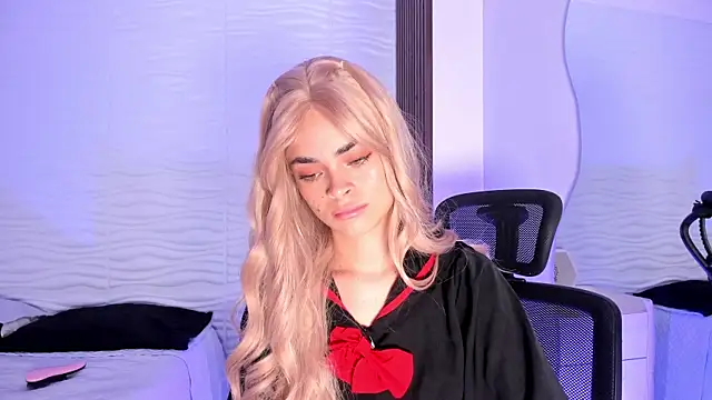 HannaRhodes online show from September 17, 3:32 pm