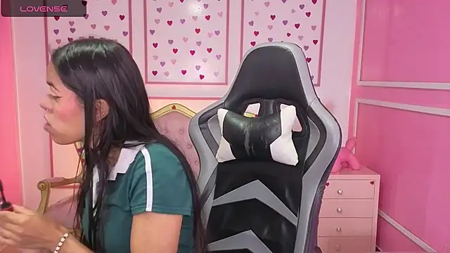 stephania t online show from September 15, 11:40 am