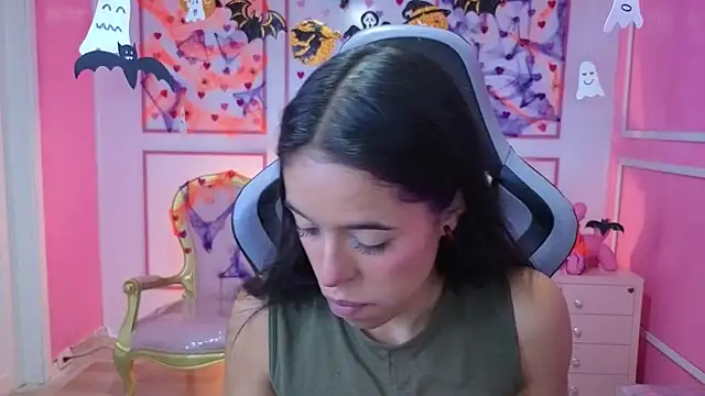 stephania t online show from October 29, 1:15 pm