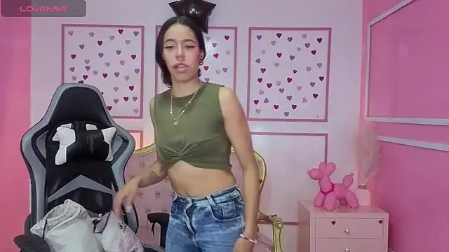 stephania t online show from December 3, 12:51 pm