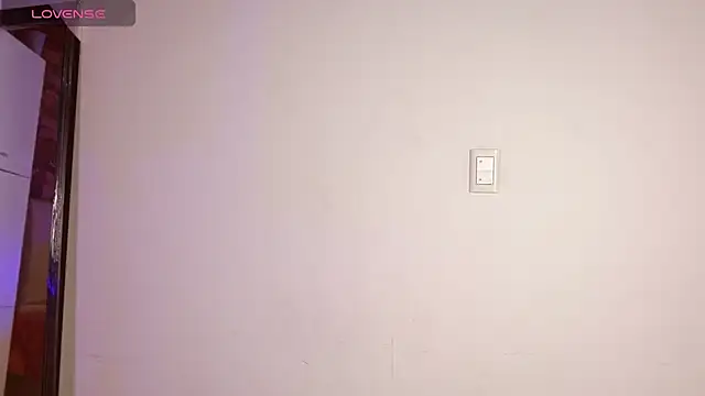 julz 03 online show from April 22, 6:10 am