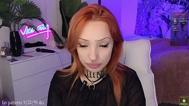 violetviolator online show from November 7, 4:07 am