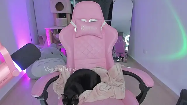 vaura  online show from September 11, 2:01 am