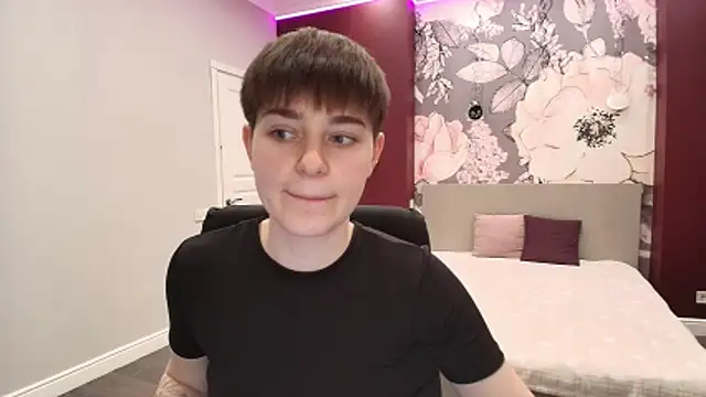 EmiliaYours online show from March 16, 3:38 pm