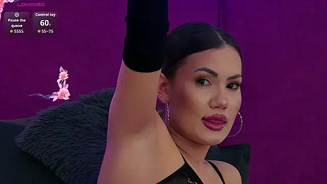 CelineHuddson online show from January 6, 9:40 pm