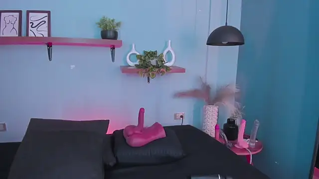 maddy walker online show from November 9, 1:18 pm