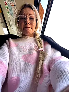 babydolll online show from October 1, 11:15 am