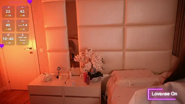 Lilly Colins online show from November 2, 8:12 pm