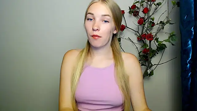 Snapshot of Queen_ofLove chatting on September 23, 6:50 pm Queen ofLove online show from September 23, 6:50 pm