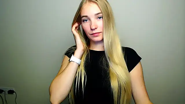 Snapshot of Queen_ofLove chatting on October 13, 8:44 pm Queen ofLove online show from October 13, 8:44 pm