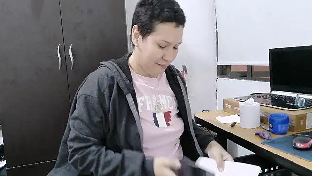 luxandracon23 online show from January 16, 11:12 pm