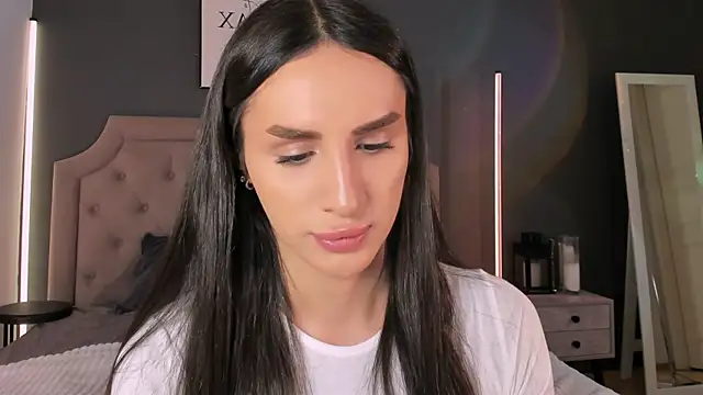 Kim Oberlin  online show from November 10, 4:24 pm