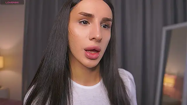 Kim Oberlin  online show from November 5, 11:26 am