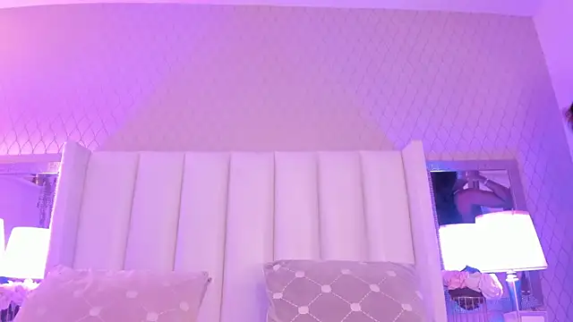 SophiaSmiiths  online show from December 13, 8:59 pm