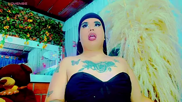 nauthyvalentina online show from March 7, 6:04 pm