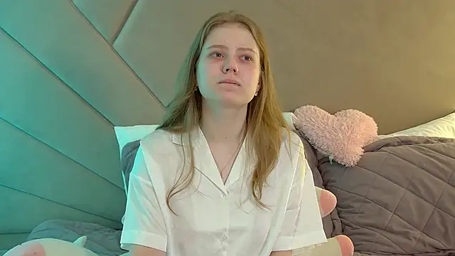 SelinSwarovski online show from April 19, 6:10 pm