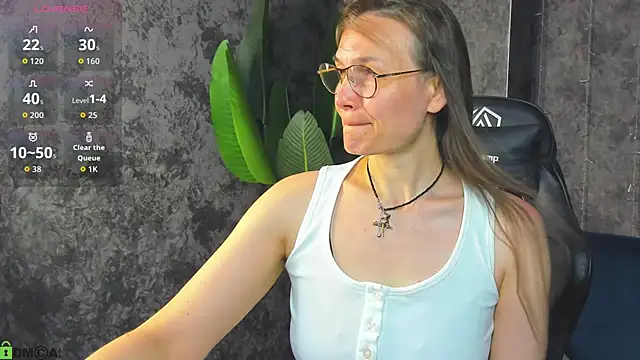 Lillian White online show from June 6, 1:01 am