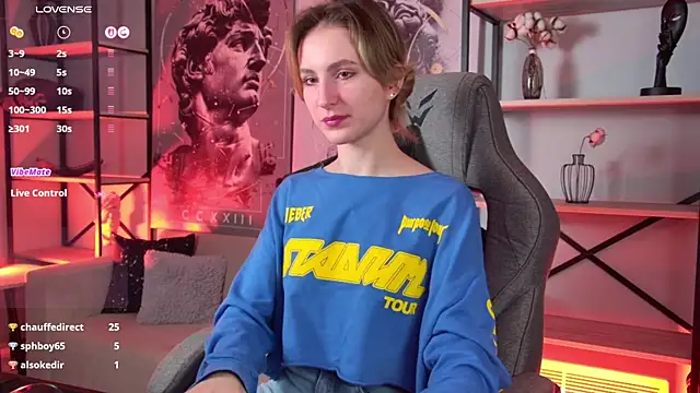 LuxRayi online show from December 3, 2:47 am