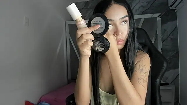 Mia petite01 online show from May 13, 8:58 pm