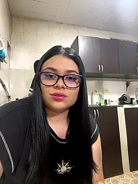 alissonfernandez  online show from September 28, 1:12 am