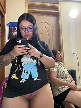 alissonfernandez  online show from January 12, 10:15 pm