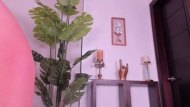 LunaMystyque online show from April 16, 8:08 pm