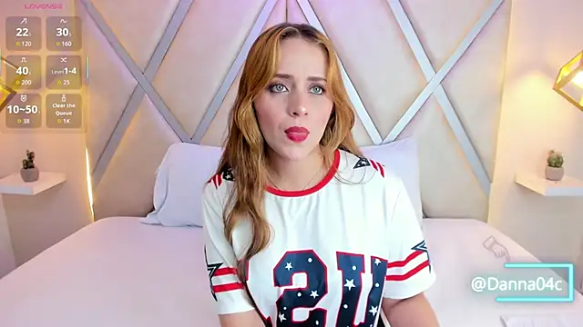 DannaCouper online show from December 5, 11:33 am